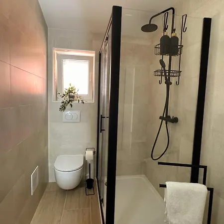 Dora Apartmán